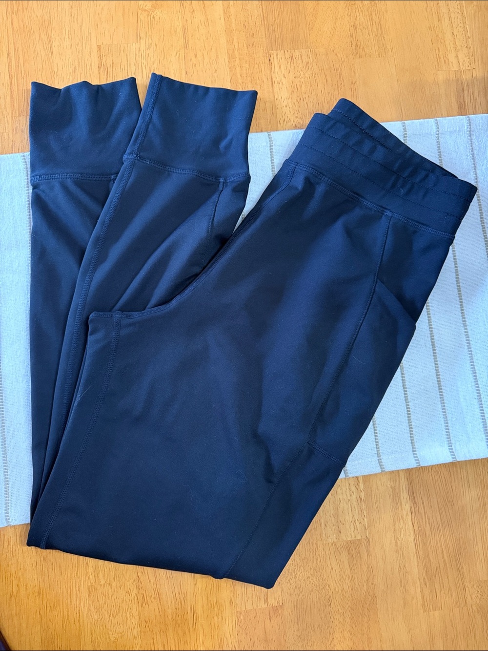 Fabletics Women Joggers. small